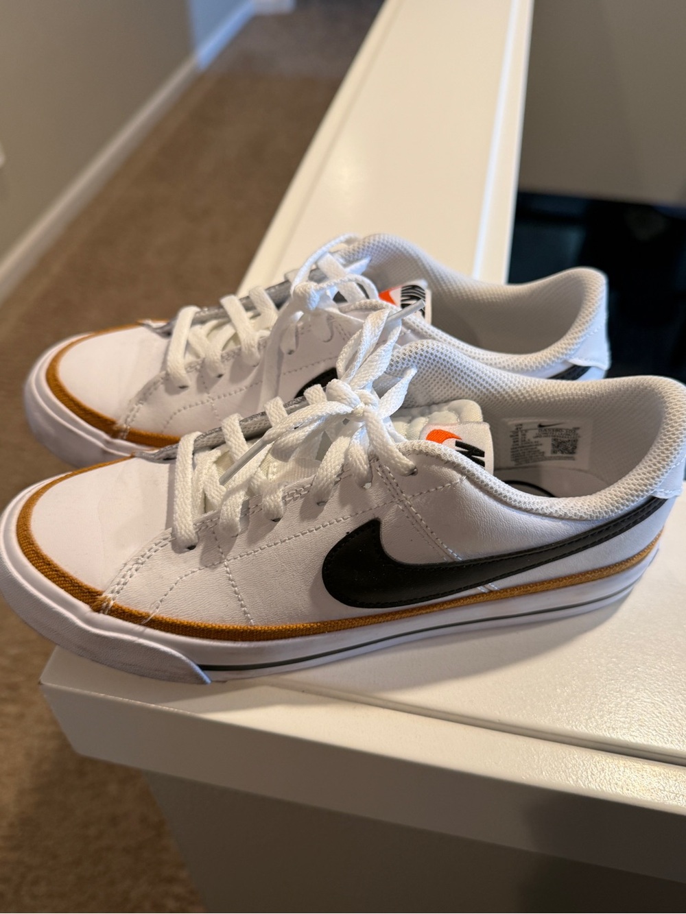 Nike Boy’s White Court Legacy 4Y DA5380-102 - Picture 5 of 7